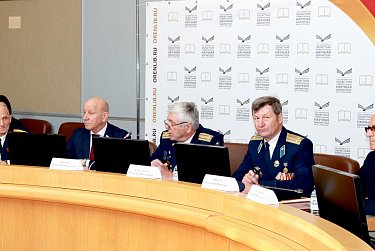 Выпускники Оренбургской летки встретились за круглым столом